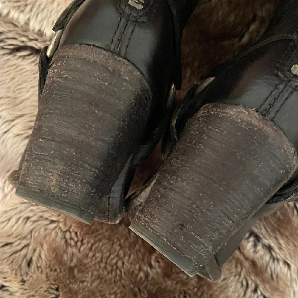 Frye Tabitha Harness Short Block-Heel Booties size 5.5